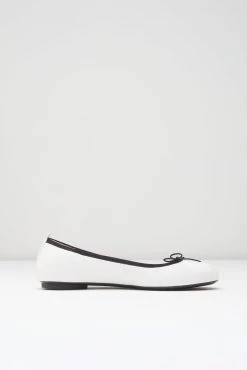 adults dance shoes store -Adultes Dance Store BL2020 BNC 0585 b58e90fa 237a 4ad4 8518 c6f634a55562 scaled